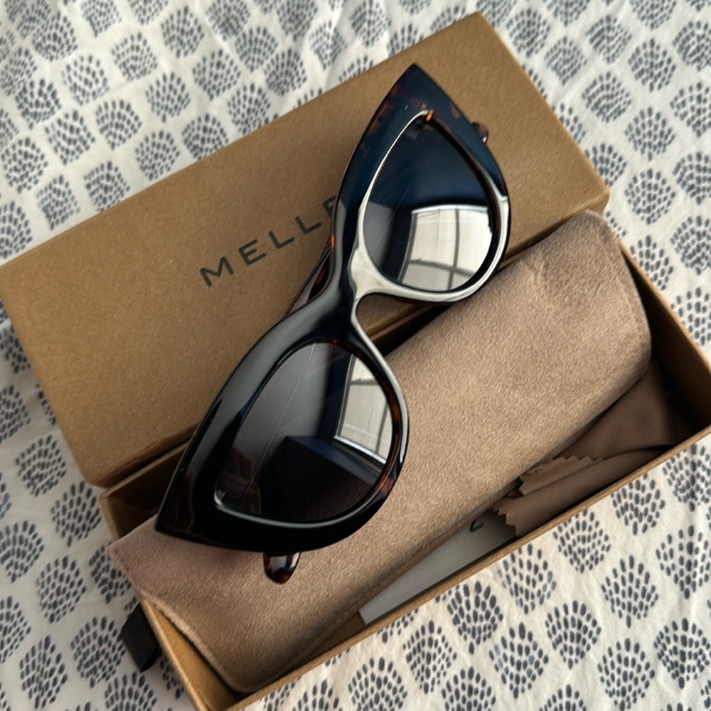 New with box cat eye tortoiseshell sunglasses